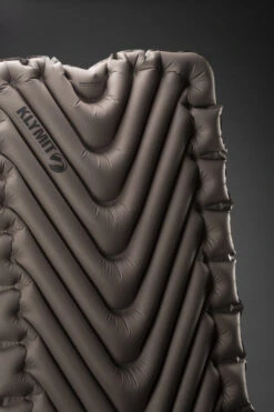 Klymit Insulated Static V Luxe - Isomatte -Naturnahes Camping klymit insulated static v luxe isomatte detail 3